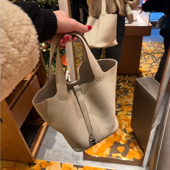 Hermès Picotin Lock 22 Craie – Like New - Picture 3 of 15